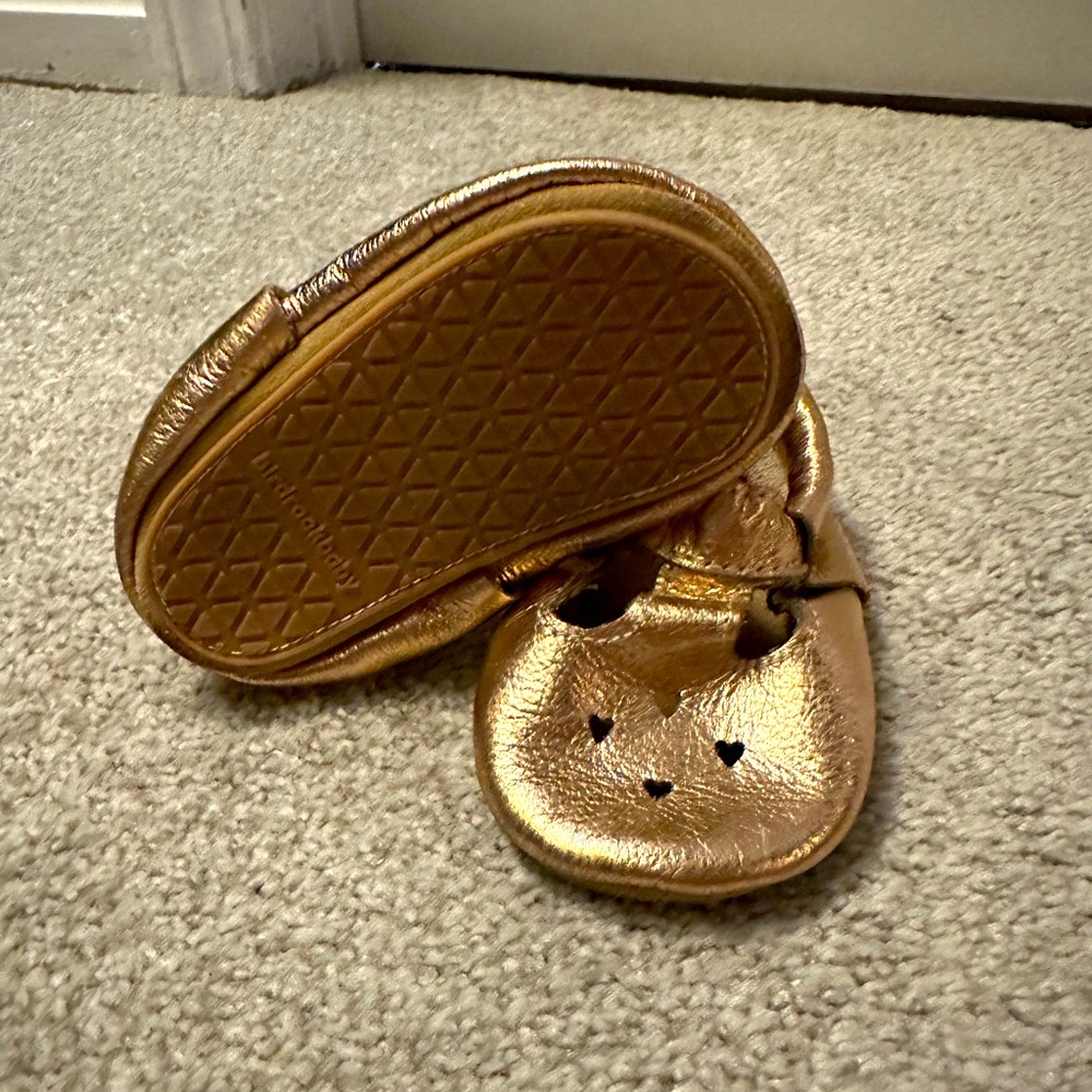 Bird Rock Baby Rose Gold Hard Sole Mary Jane 6.5